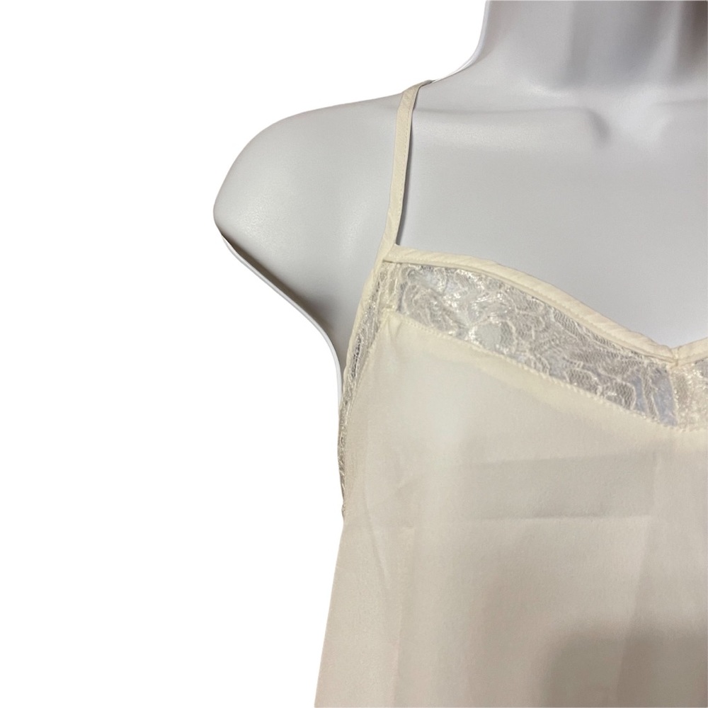 White lace JDY tank top in size 8